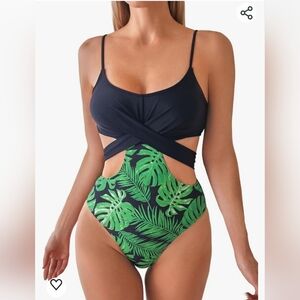 NWT Edel Qual One Piece Women's Swimsuit, Size L